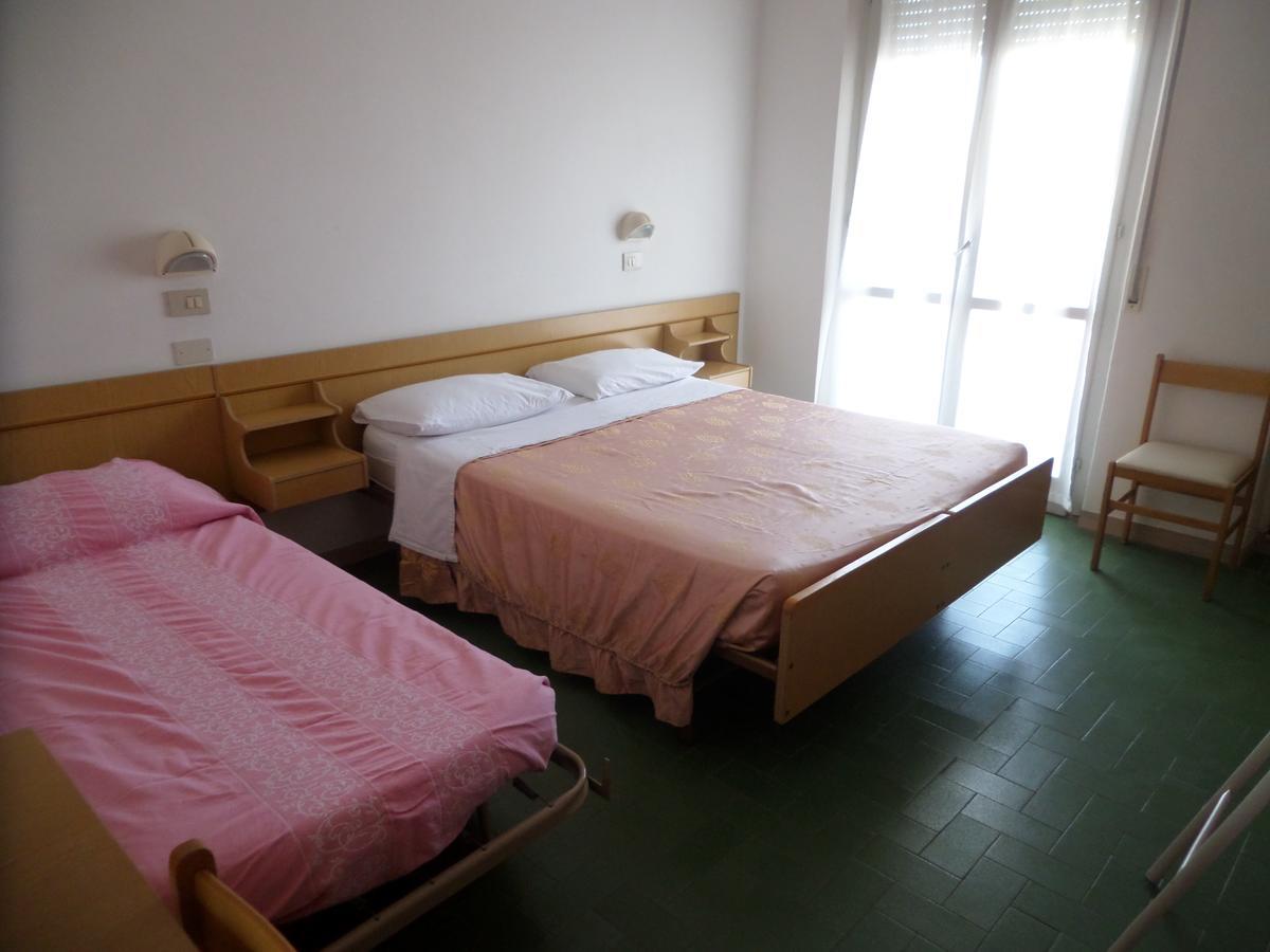 Hotel Savini Rimini Room photo