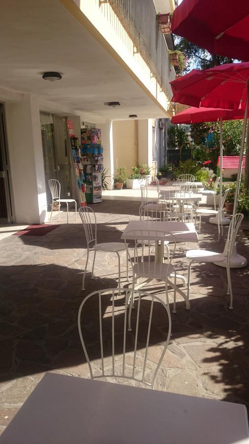 Hotel Savini Rimini Exterior photo